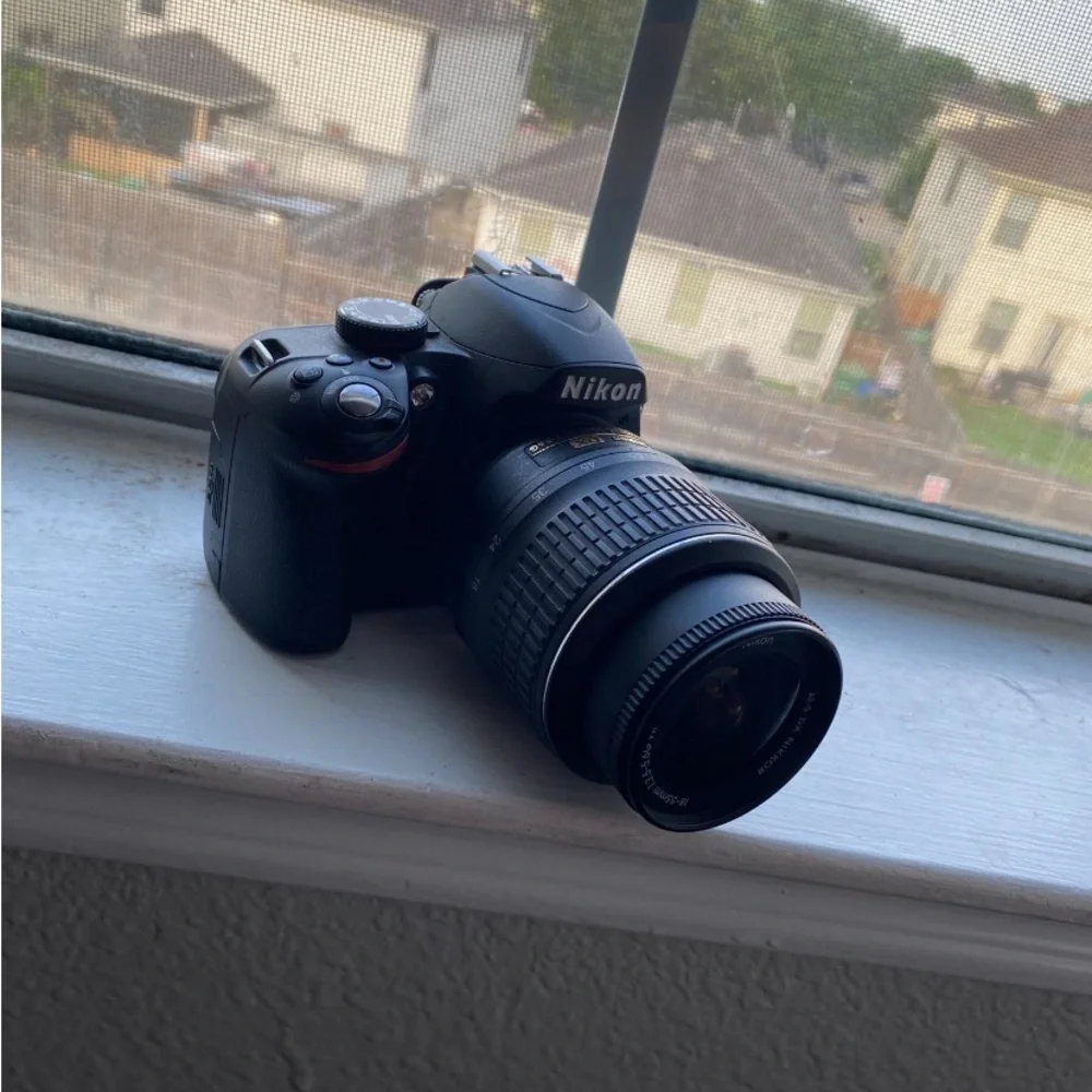 Fully Working Nikon Camera (D3200)